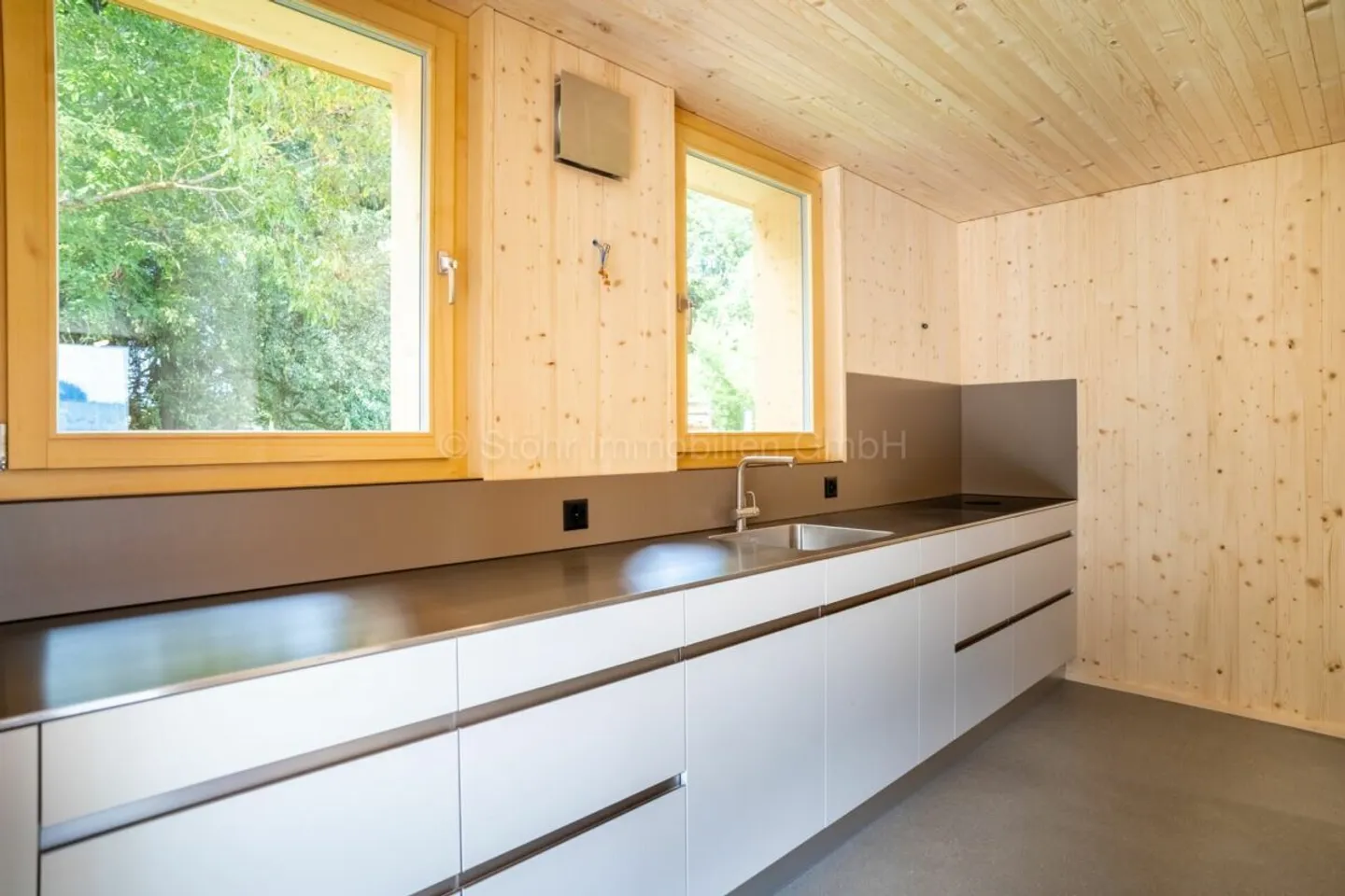 NUOVA COSTRUZIONE: Incantevole casa ecologica di 5,5 stanze adiacente al bosco - Foto 4 di 23