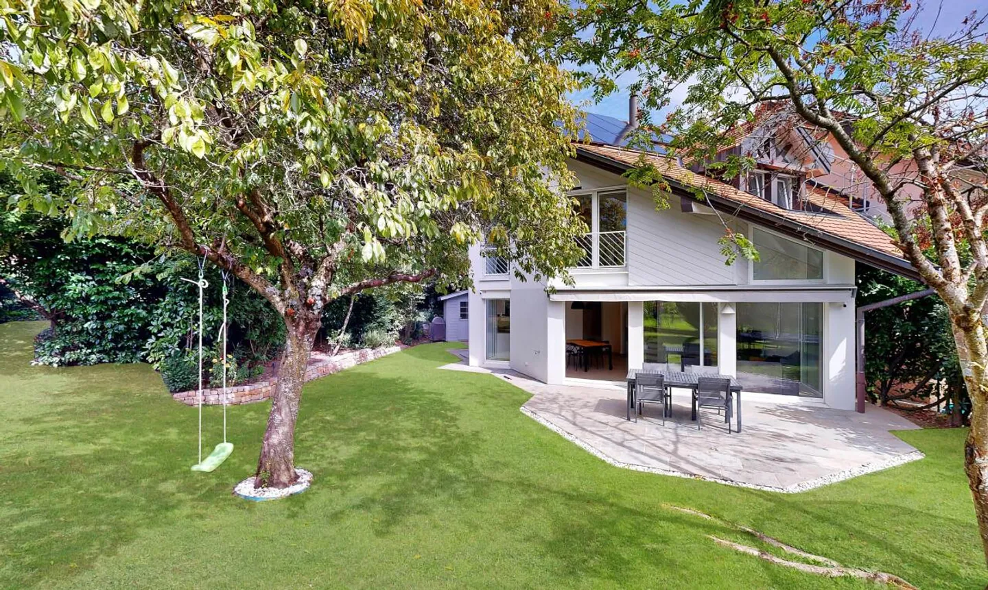 Elegance and Comfort in the Heart of Gilly - Photo 10 of 11