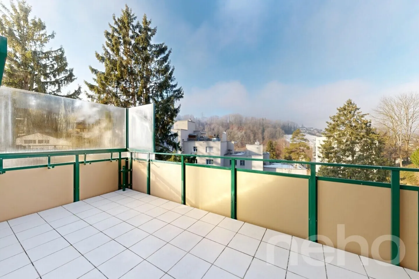 Maisonette penthouse attrayante de 4,5 pièces - Photo 2 sur 11