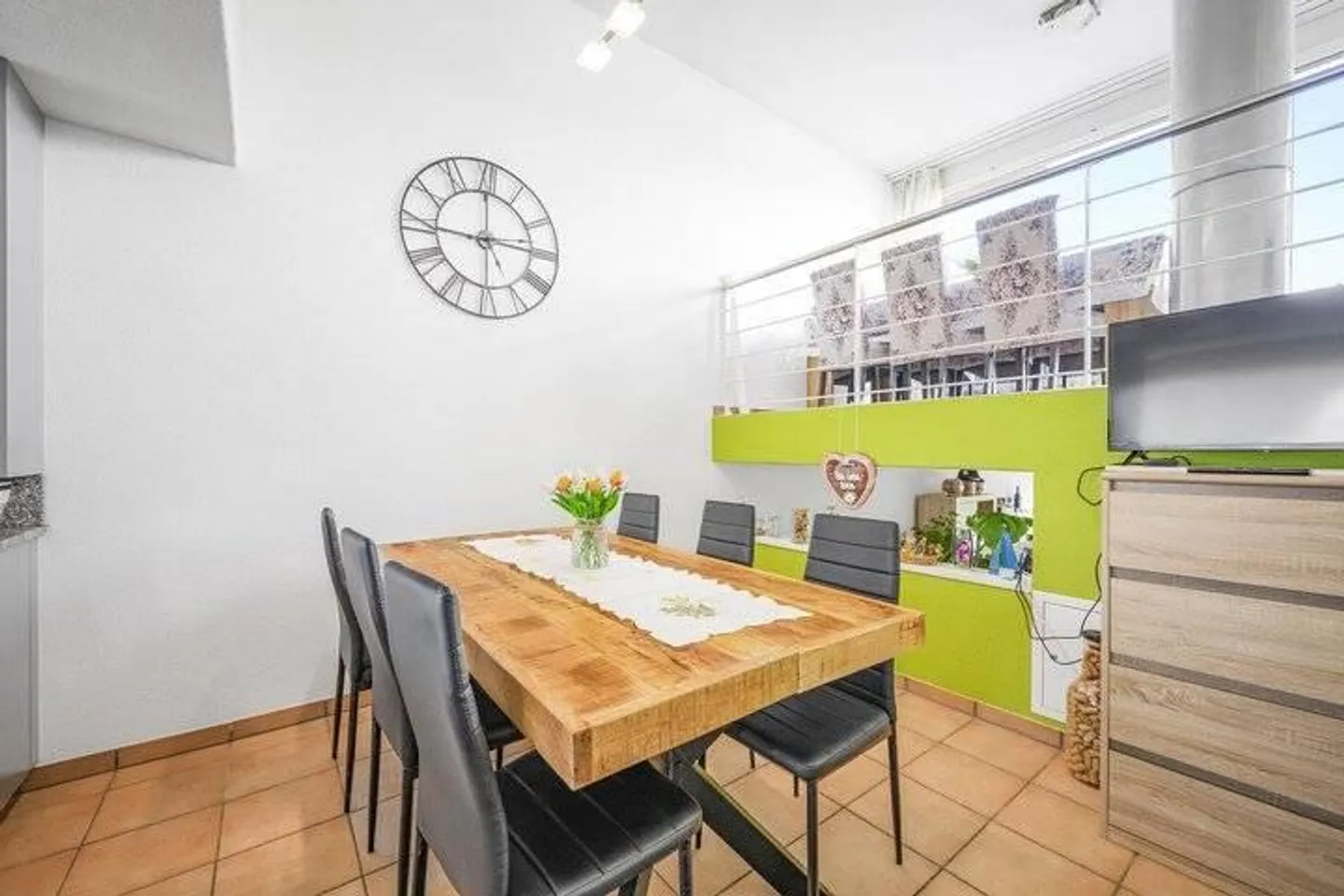 CASA A SCHIERA SPAZIOSA – FINALMENTE ACCESSIBILE - Foto 2 di 8