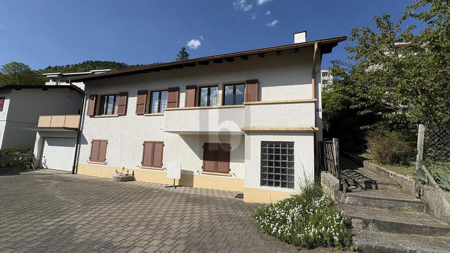 Geräumiges Familienhaus in Moutier - Foto 1 von 6