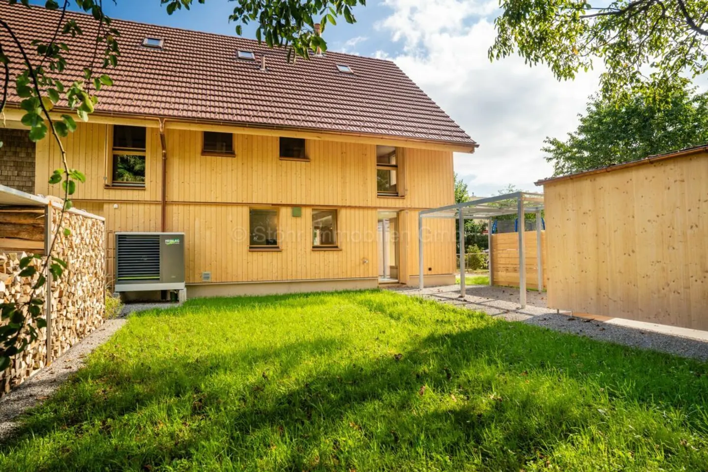 NUOVA COSTRUZIONE: Incantevole casa ecologica di 5,5 stanze adiacente al bosco - Foto 15 di 23