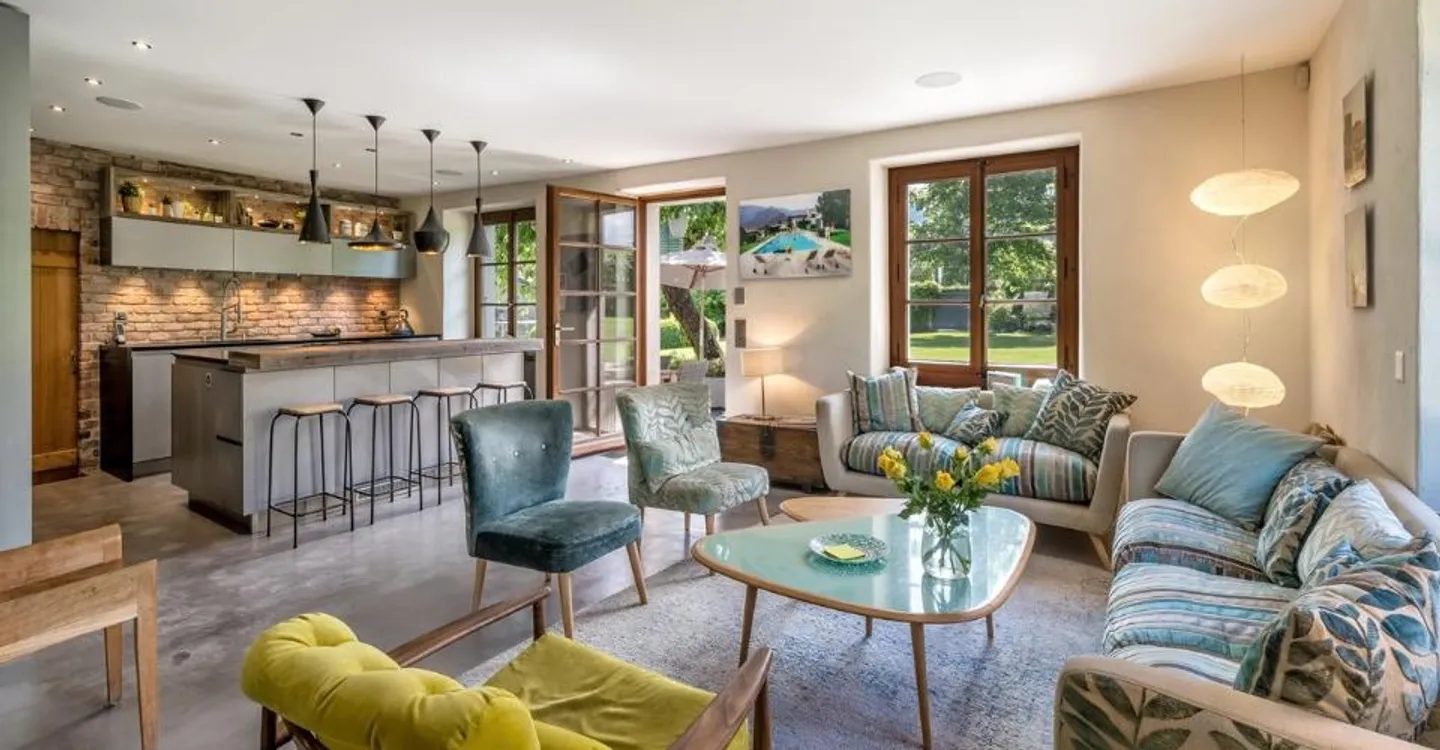 Modernity and luxury for this fully renovated farmhouse. - Photo 4 of 10
