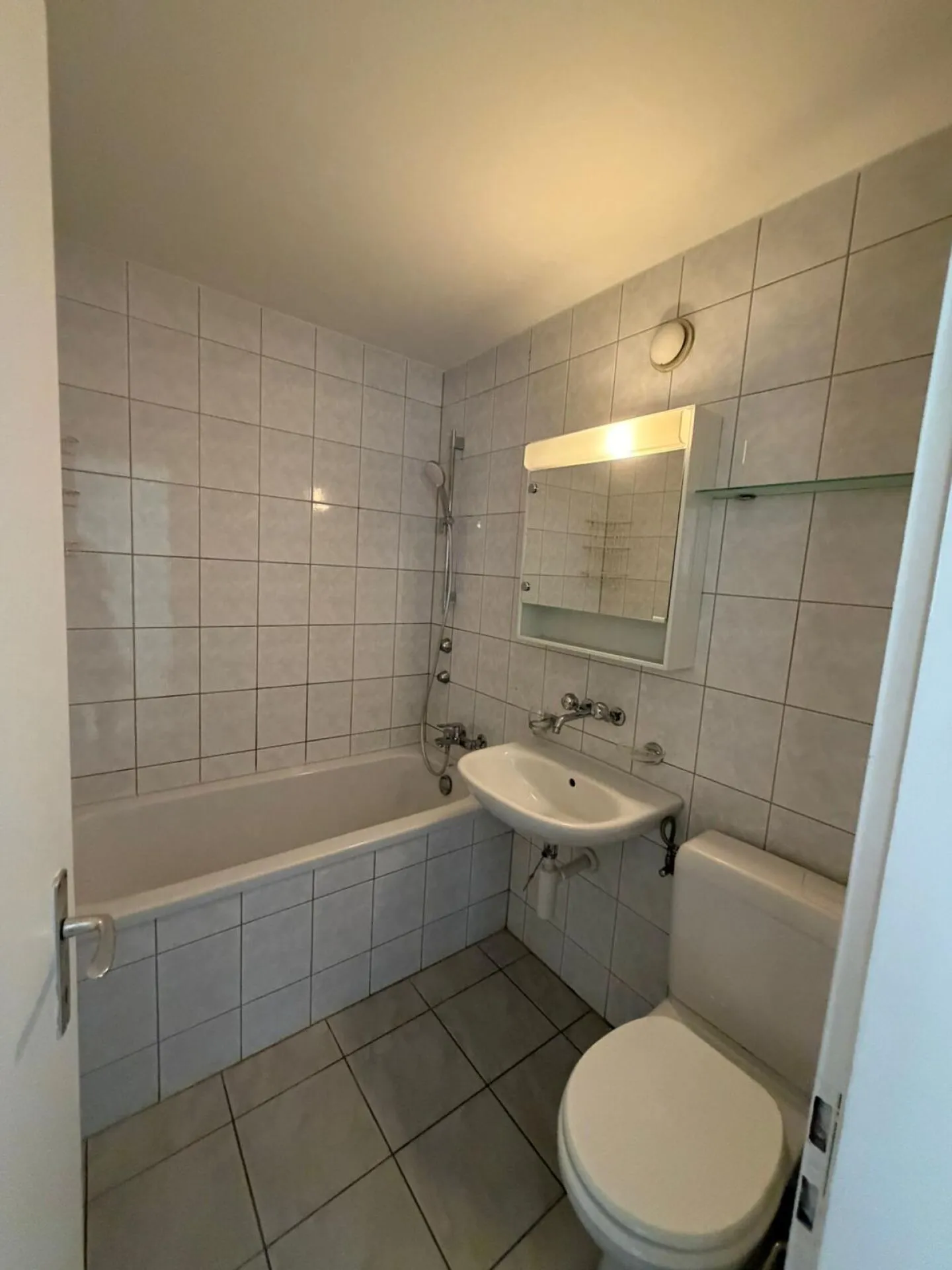 Duplex spacieux de 3,5 pièces dans un emplacement idyllique - Photo 7 sur 9