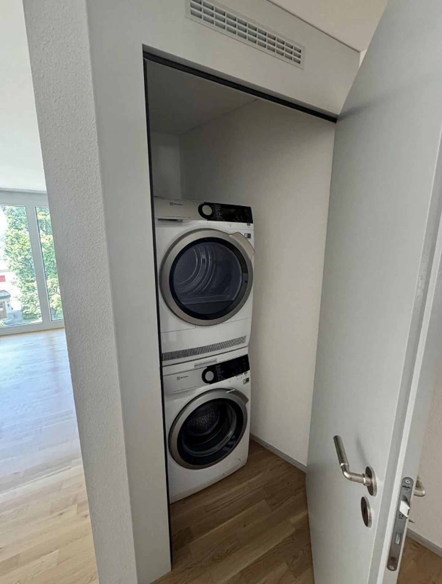 Appartamento moderno di 3,5 stanze direttamente alla stazione - Foto 6 di 10