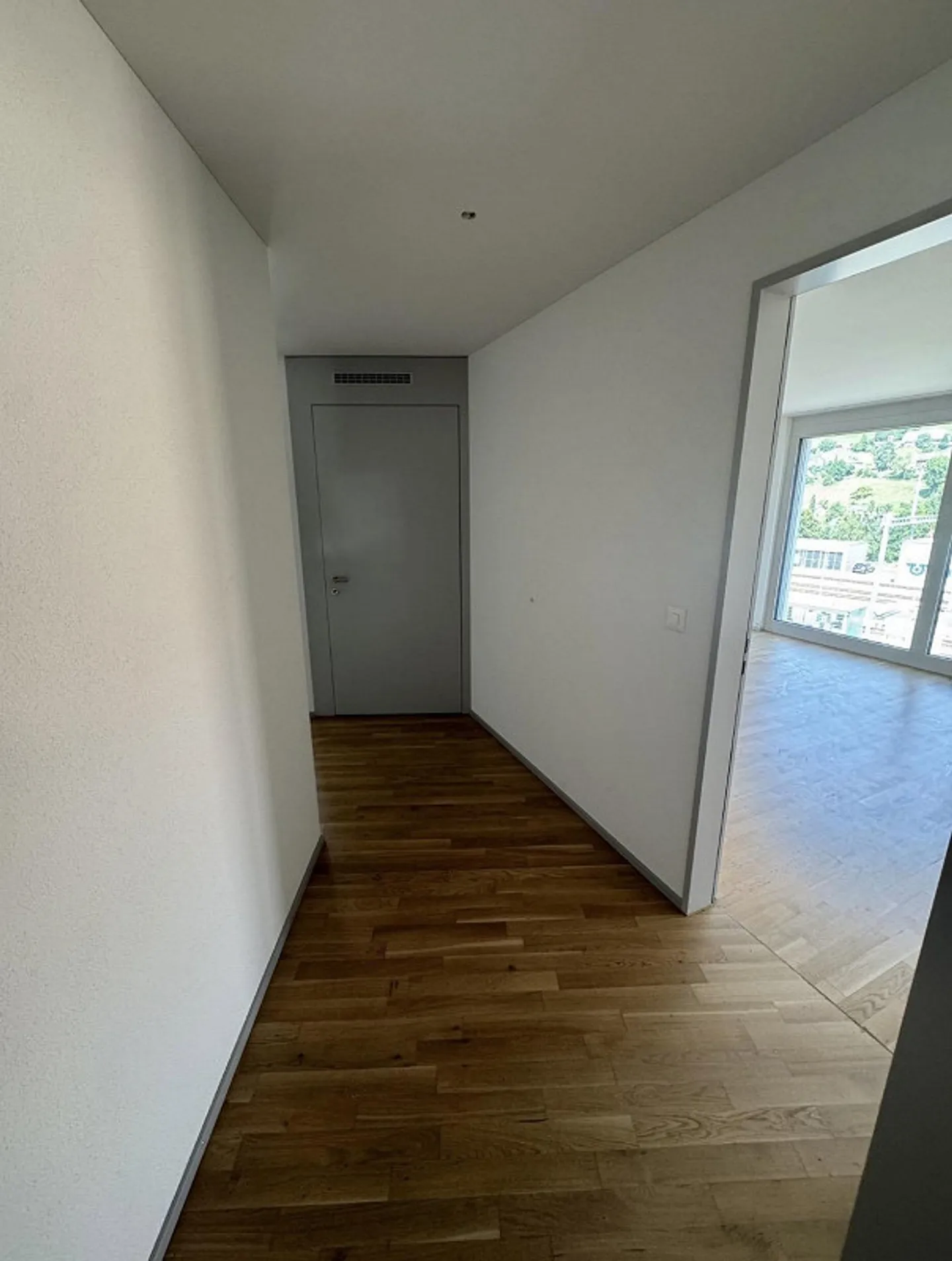 Appartamento moderno di 3,5 stanze direttamente alla stazione - Foto 7 di 10