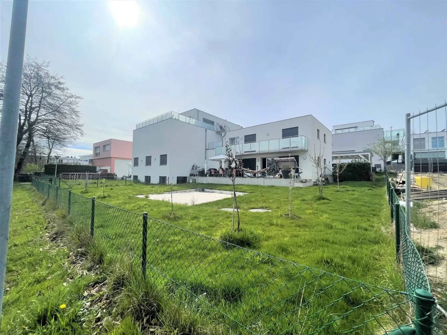 4.5-room villa with terrace and garden - Photo 12 of 13