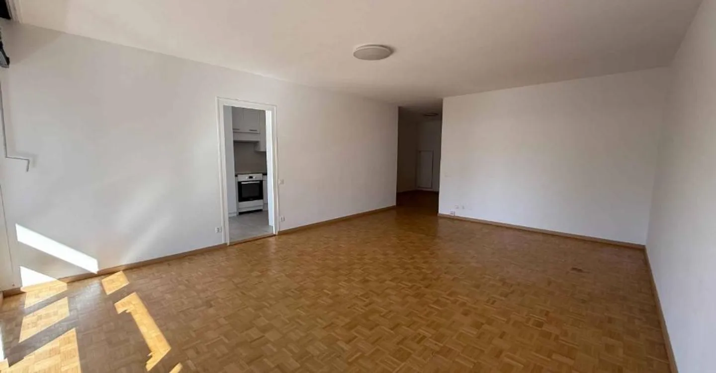 Appartamento di Lusso con Piscine - Foto 3 di 11