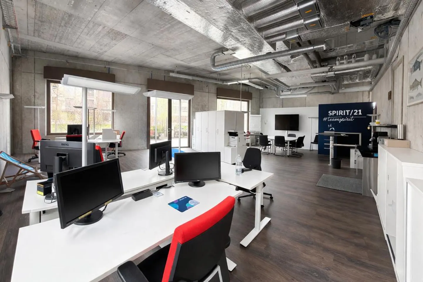 Spazio ufficio moderno nel quartiere Aeschbach - Foto 1 di 7