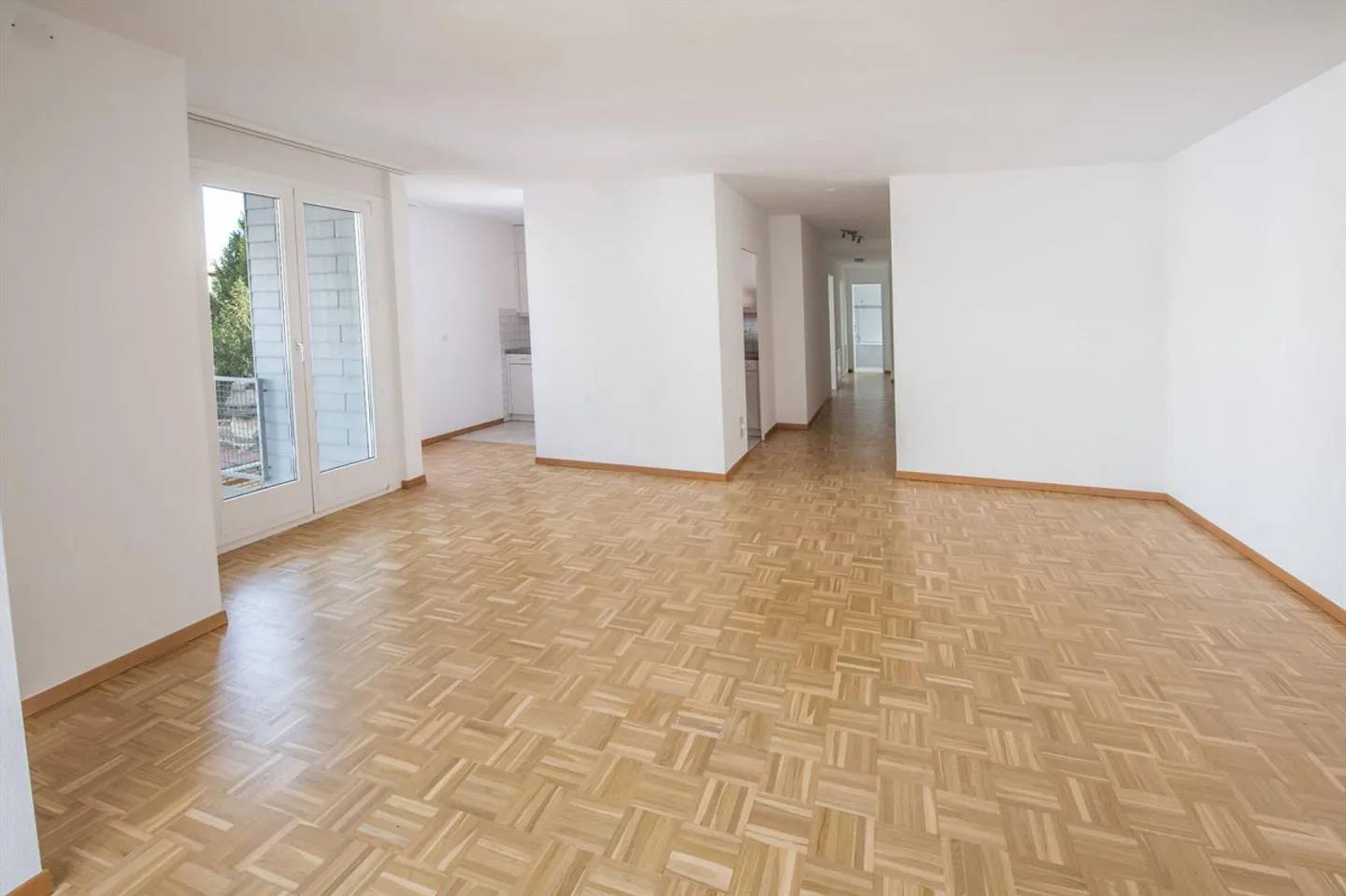 Appartement lumineux en ville dans un quartier résidentiel prisé - Photo 3 sur 10