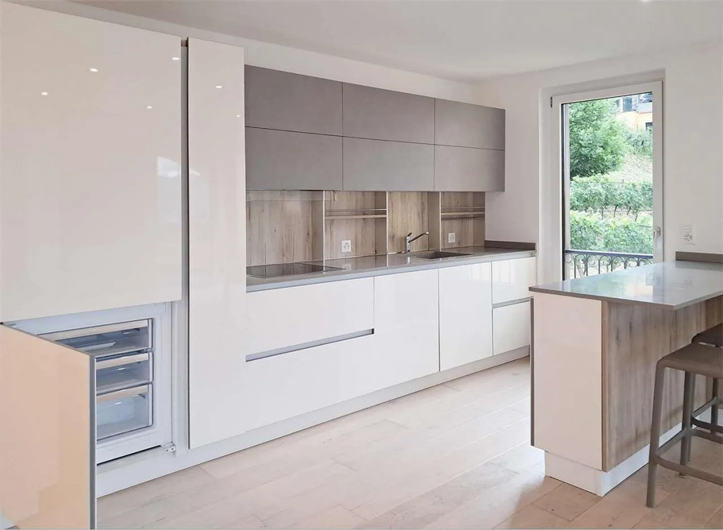 Appartamento moderno con vista lago - Foto 4 di 12