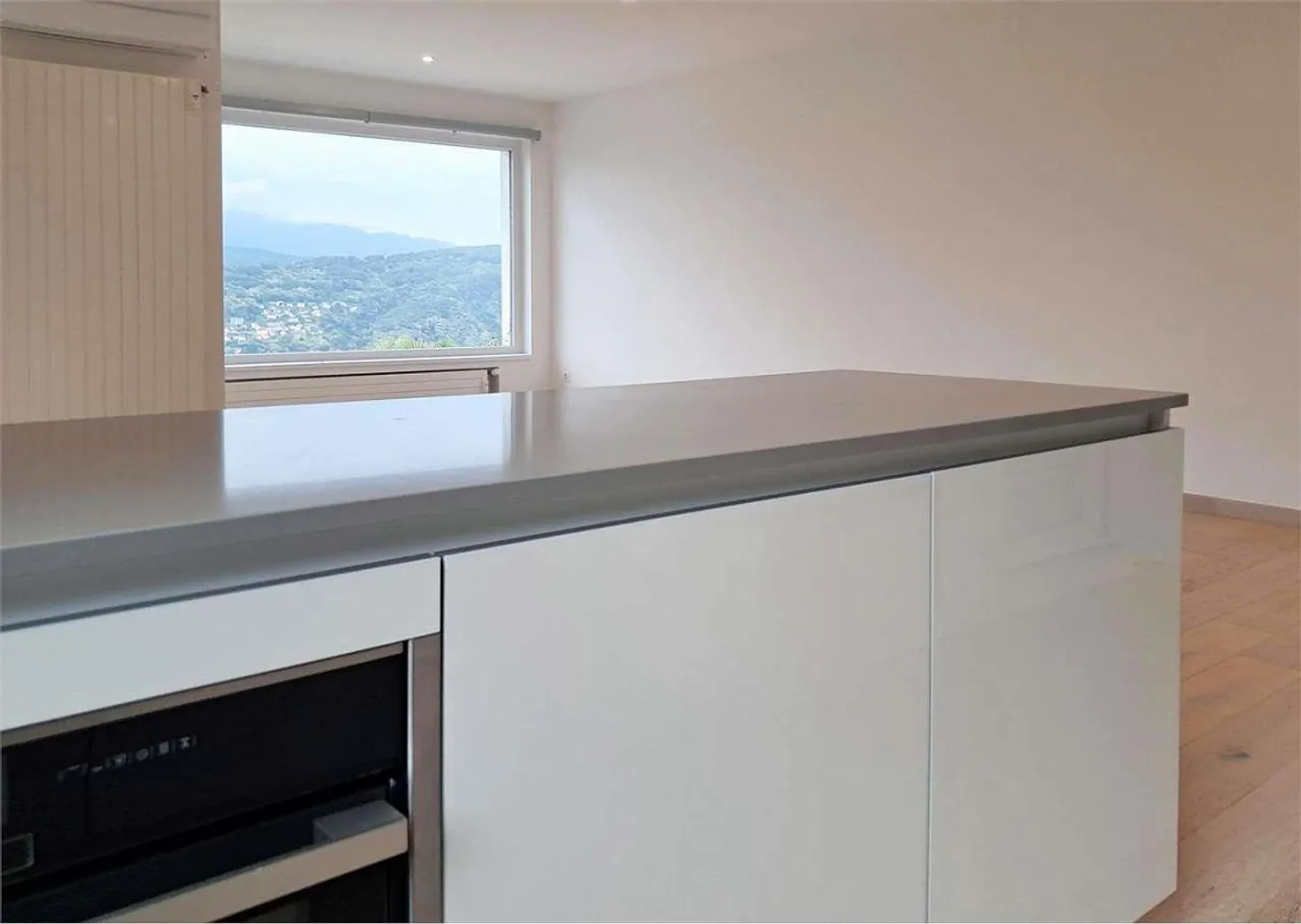Appartamento moderno con vista lago - Foto 5 di 12