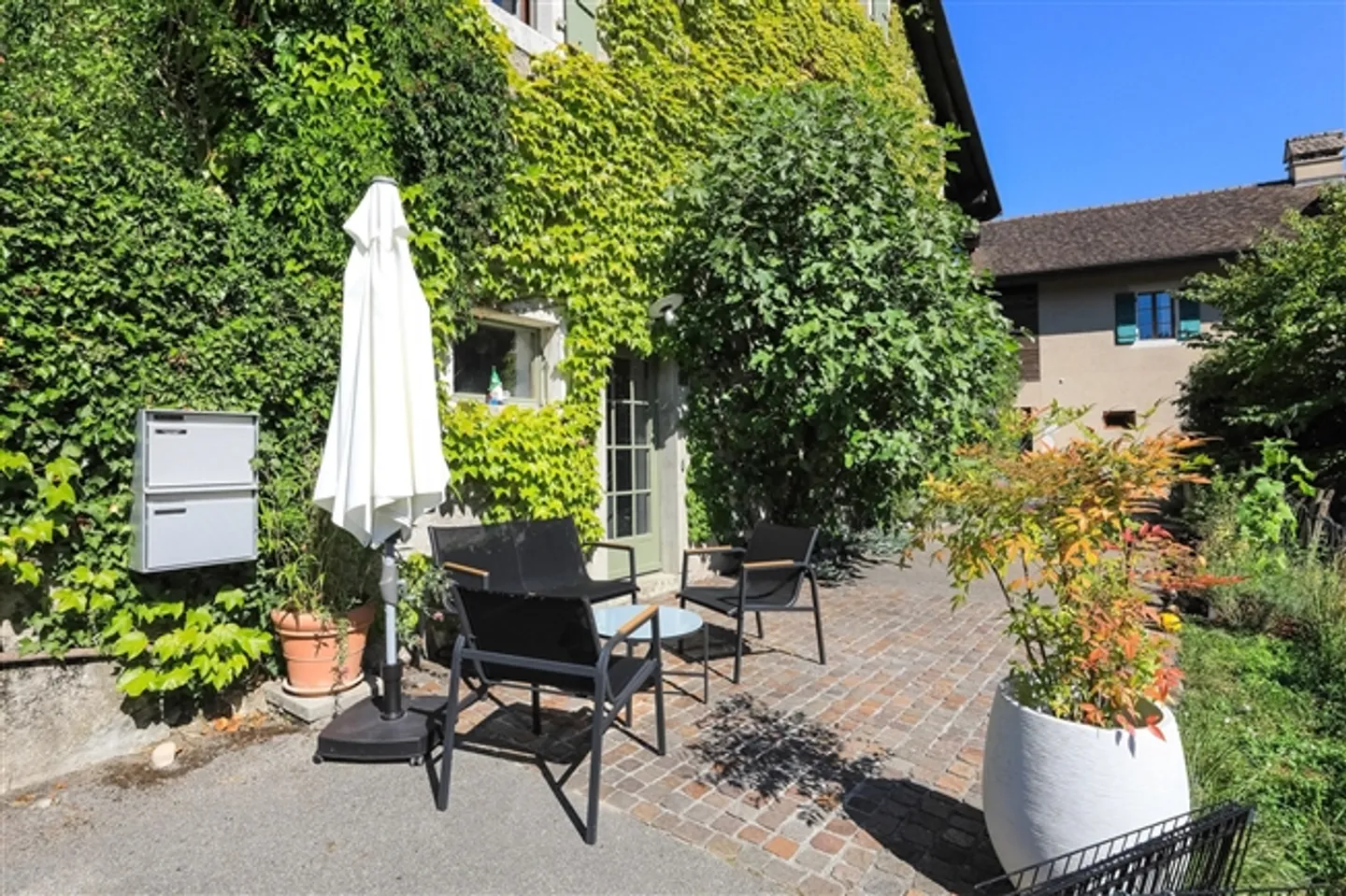 Outstanding Charming Triplex - Photo 14 of 15