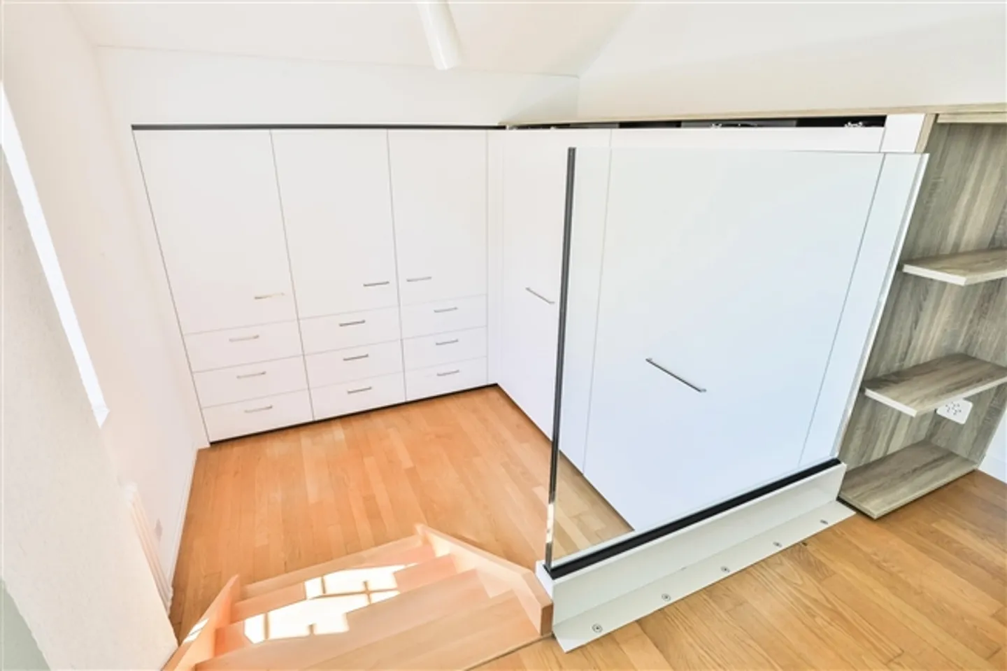 Outstanding Charming Triplex - Photo 13 of 15