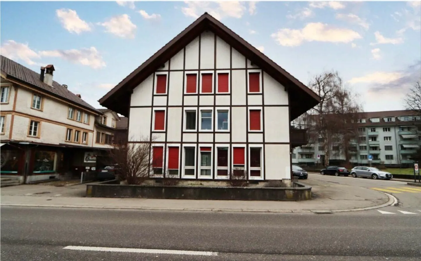 Investoren aufgepasst - Renditestarkes Mehrfamilienhaus in Burgdorf - Foto 1 di 2