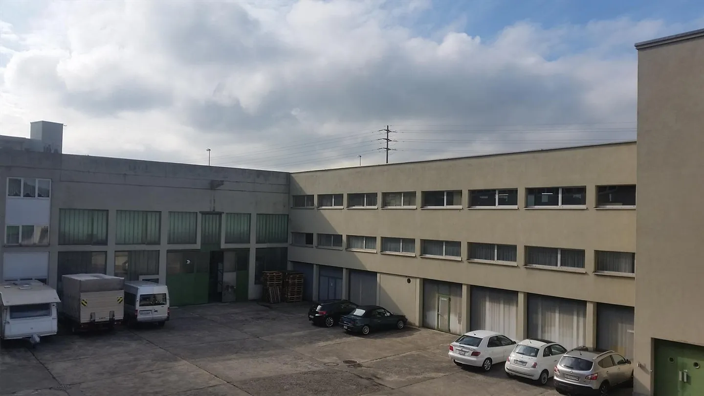 Sala di montaggio / Magazzino, ca. 720 m2 - Foto 2 di 2