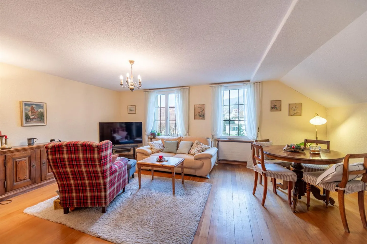 Characterful property with great development and usage potential - Photo 9 of 13