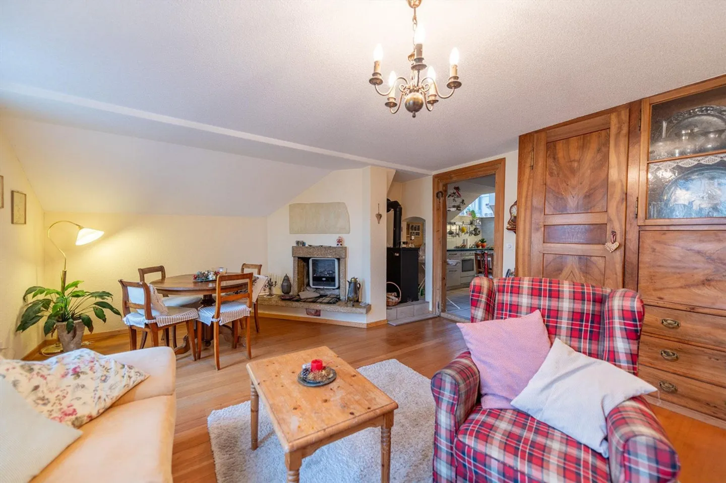 Characterful property with great development and usage potential - Photo 10 of 13