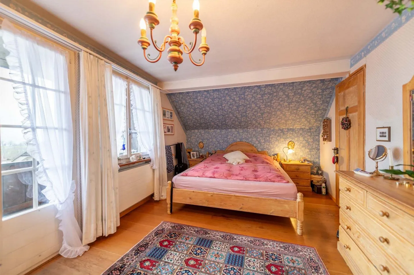 Characterful property with great development and usage potential - Photo 12 of 13