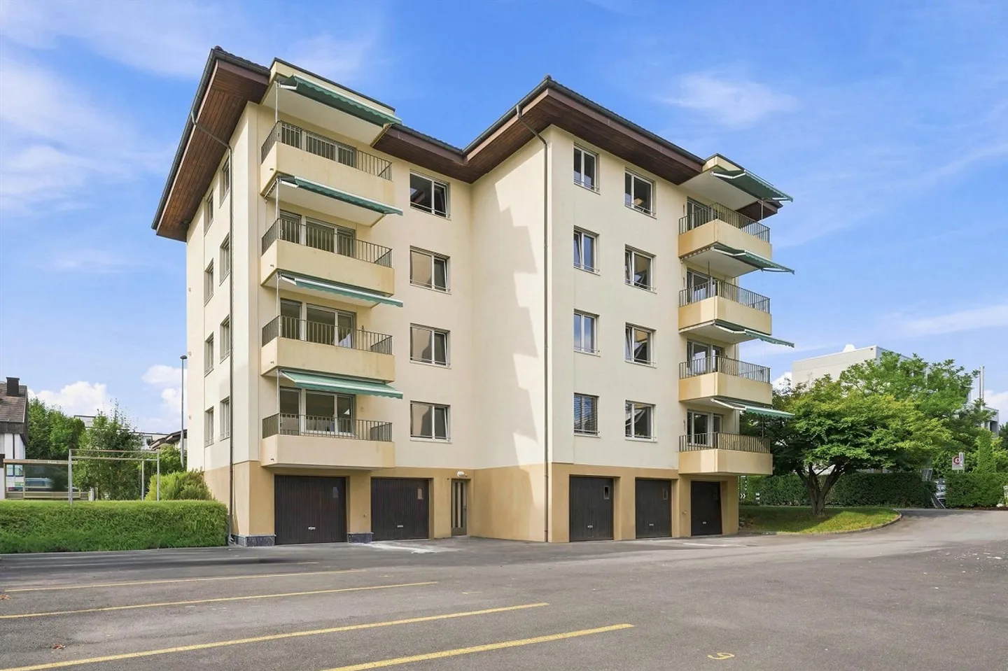 Erstvermietung nach Totalsanierung – 4½-Zimmer-Wohnung in Hünenberg - Foto 2 di 18