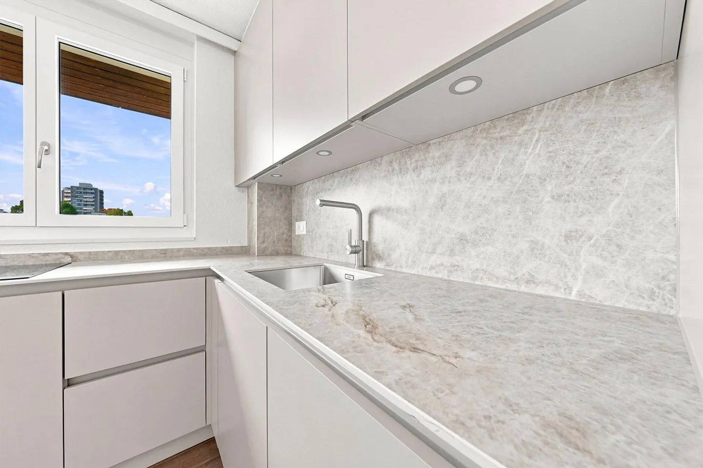 Erstvermietung nach Totalsanierung – 4½-Zimmer-Wohnung in Hünenberg - Foto 1 di 18