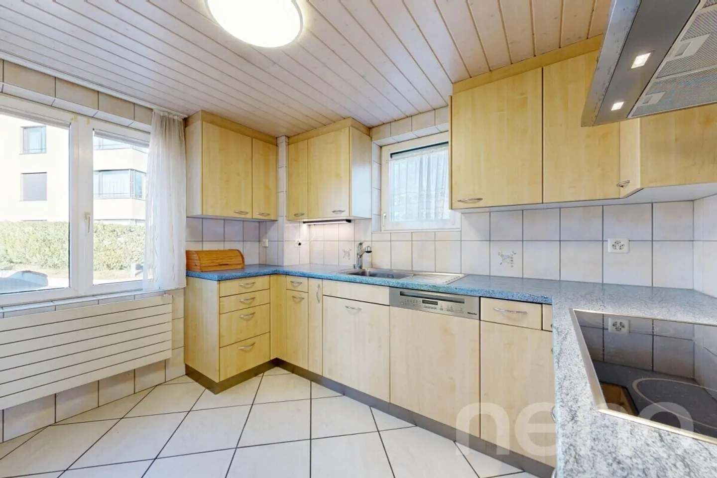 Charmante maison individuelle de 4 pièces avec potentiel d'aménagement sur un terrain de 732m2 - Photo 5 sur 12