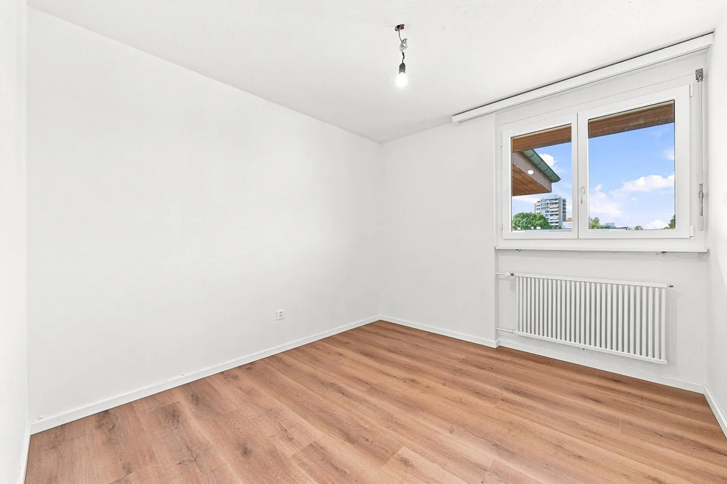 Erstvermietung nach Totalsanierung – 4½-Zimmer-Wohnung in Hünenberg - Foto 17 di 18