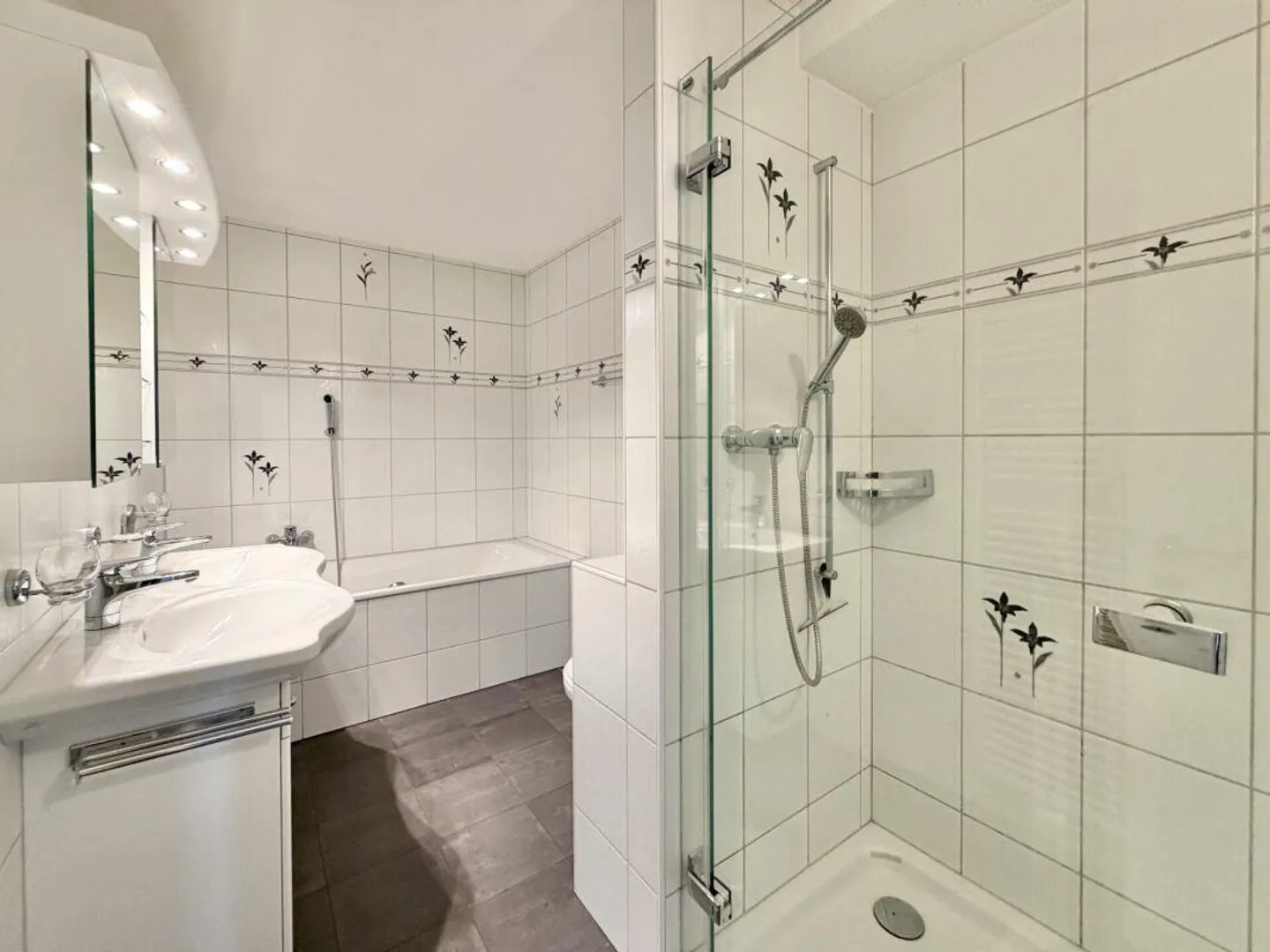 4.5-room terrace apartment with magnificent outdoor areas and fantastic views! - Photo 9 of 12