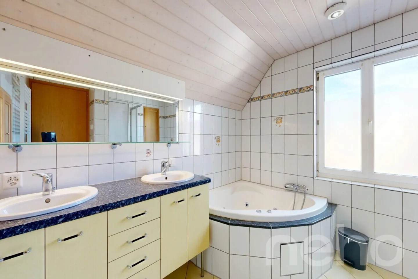 Charmante maison individuelle de 4 pièces avec potentiel d'aménagement sur un terrain de 732m2 - Photo 10 sur 12