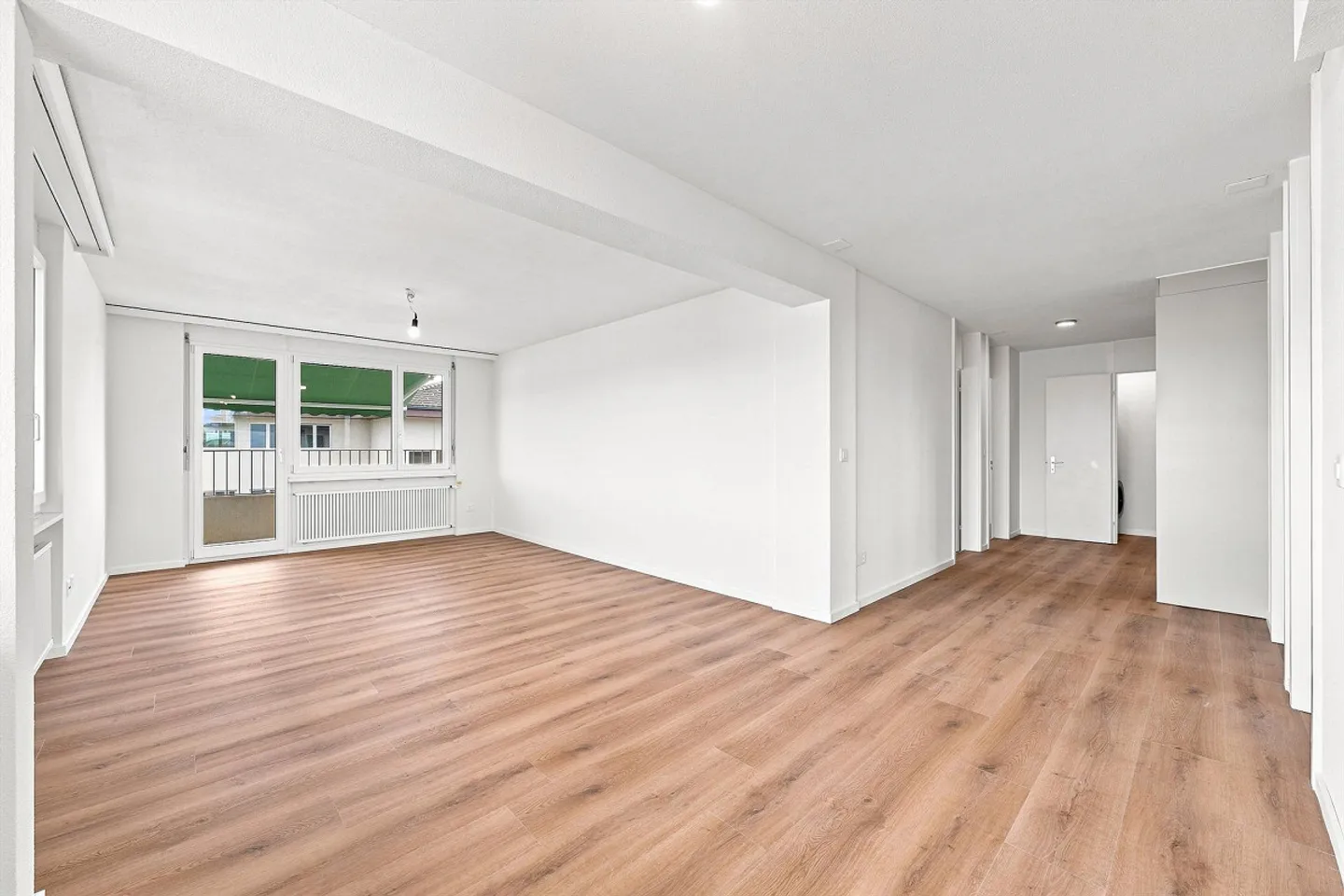 Erstvermietung nach Totalsanierung – 4½-Zimmer-Wohnung in Hünenberg - Foto 9 di 18