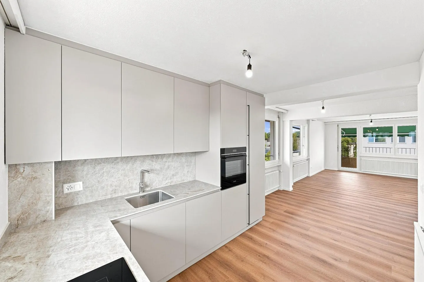 Erstvermietung nach Totalsanierung – 4½-Zimmer-Wohnung in Hünenberg - Foto 10 di 18