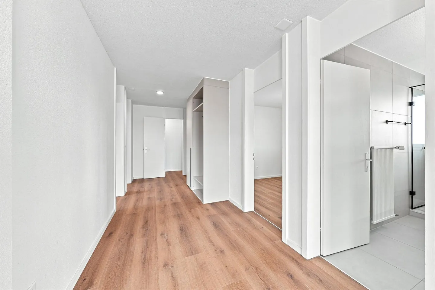Erstvermietung nach Totalsanierung – 4½-Zimmer-Wohnung in Hünenberg - Foto 13 di 18