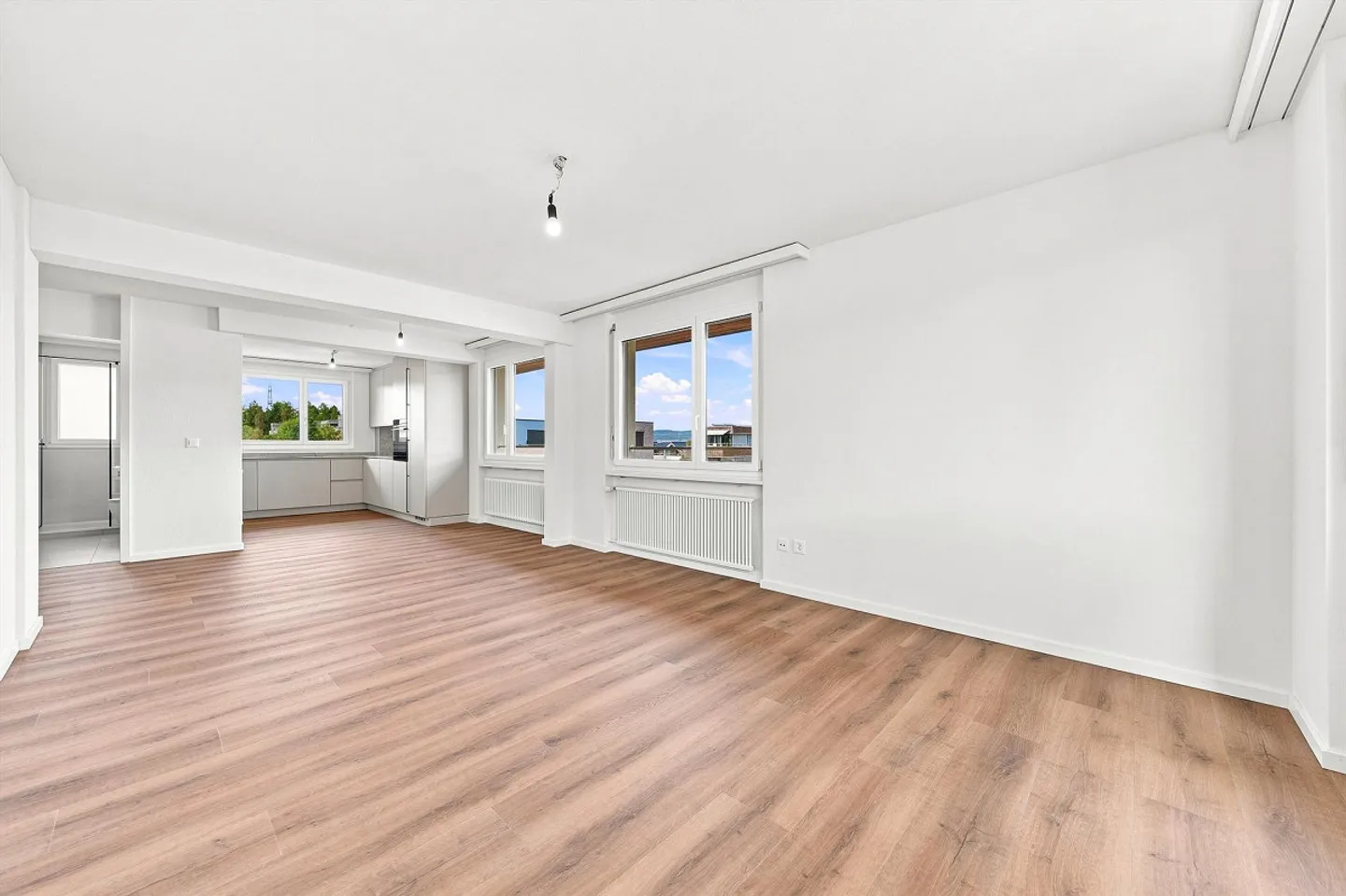 Erstvermietung nach Totalsanierung – 4½-Zimmer-Wohnung in Hünenberg - Foto 15 di 18