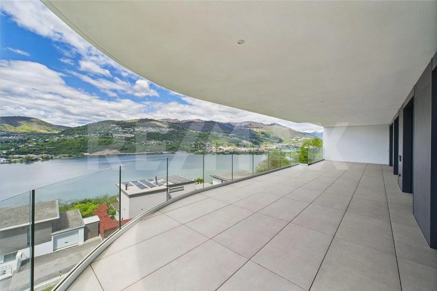 Exclusive T-Lake Residence - Panoramic view of Lake Lugano - Photo 2 of 13