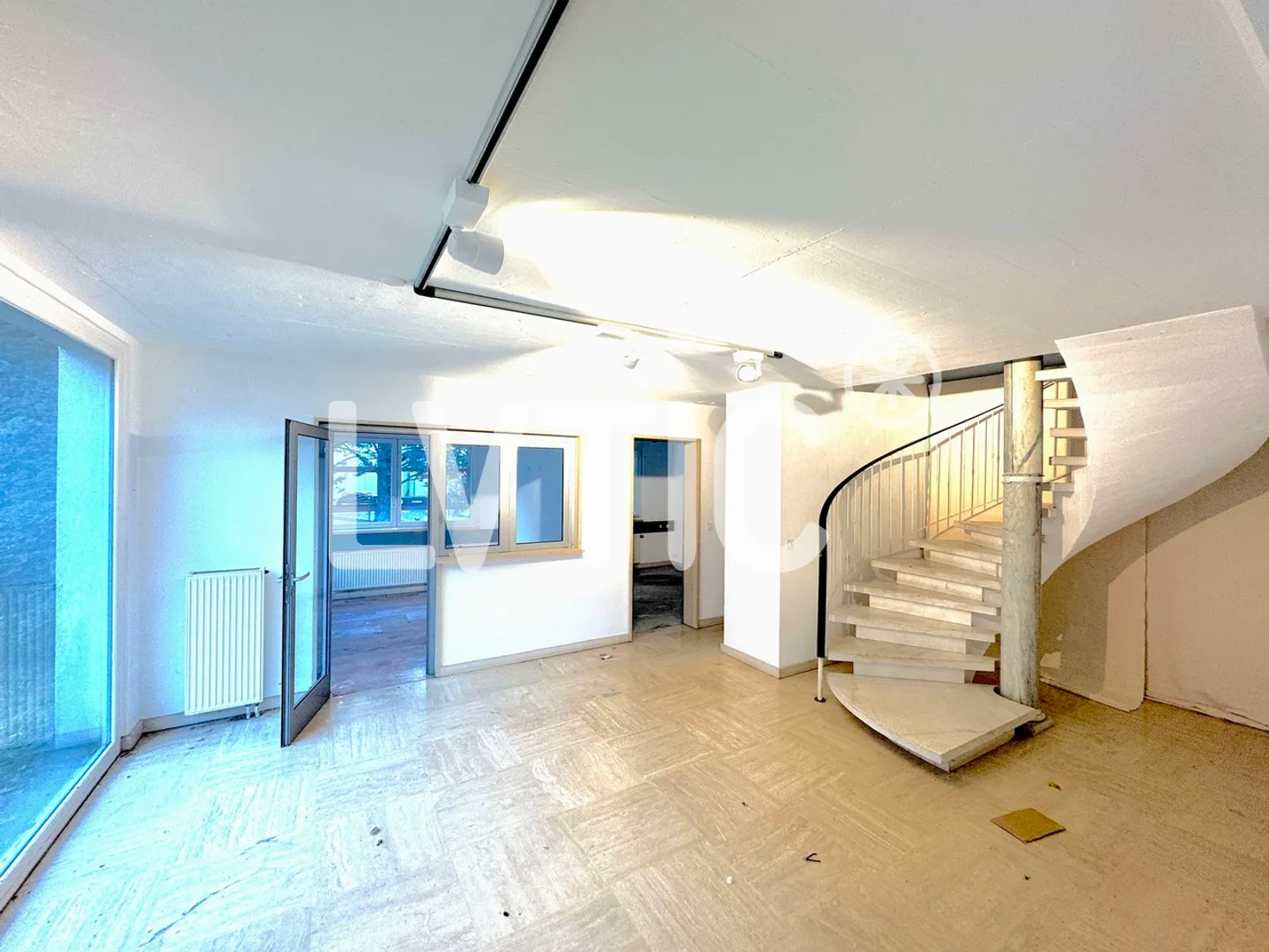 Workshop, warehouse, offices of 1500 m2 divisible for rent in Villeneuve - Photo 3 of 6