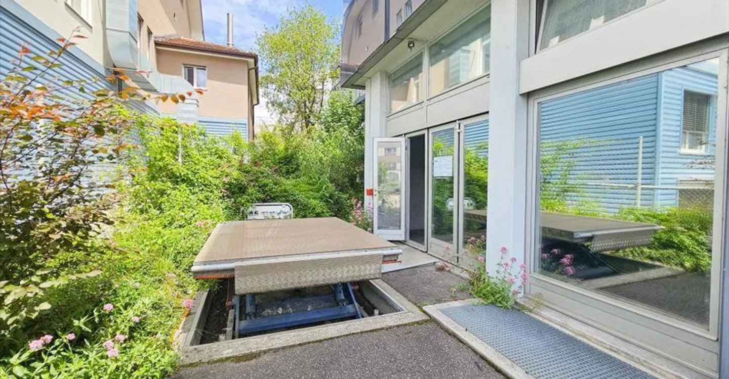 Mischgenutztes Gebäude mieten - Foto 1 von 4