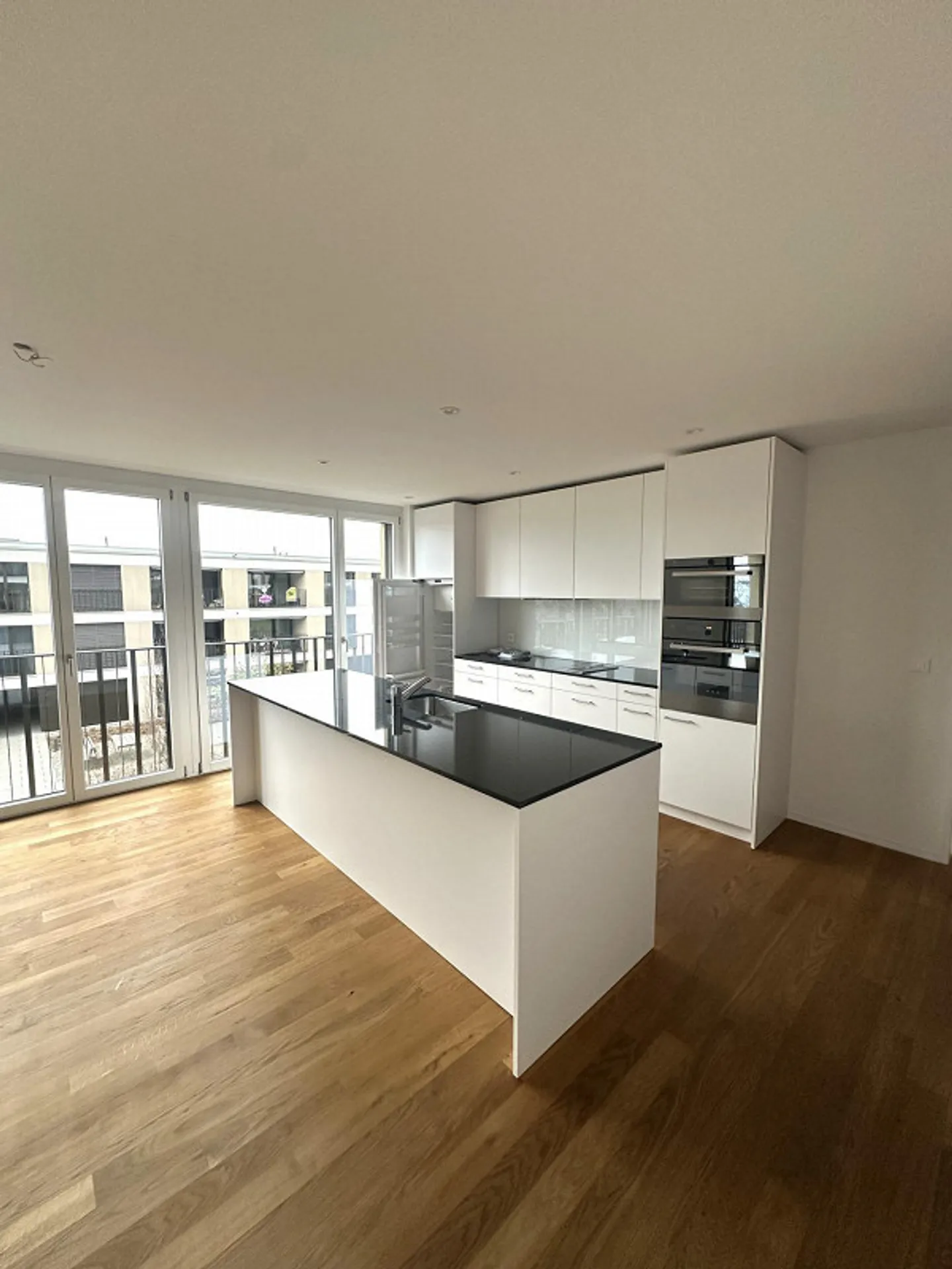 Moderne 4.5-Zimmerwohnung in Root - Foto 1 di 8