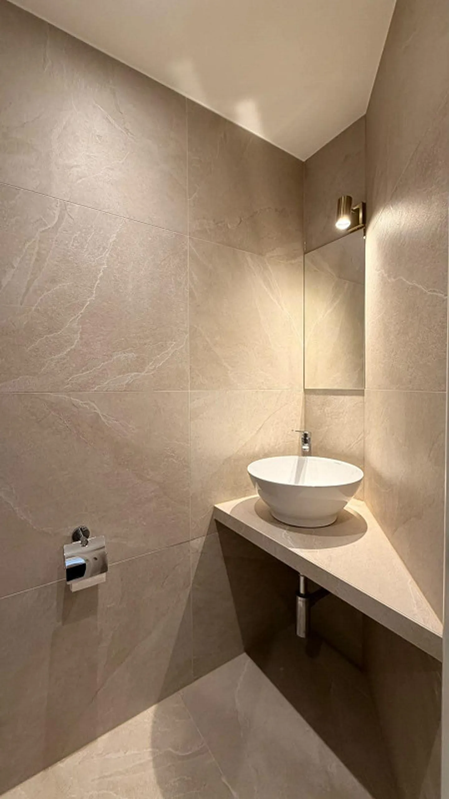 Appartement 3.5 pièces fraîchement rénové d'environ 95 m² avec deux balcons - Photo 7 sur 14
