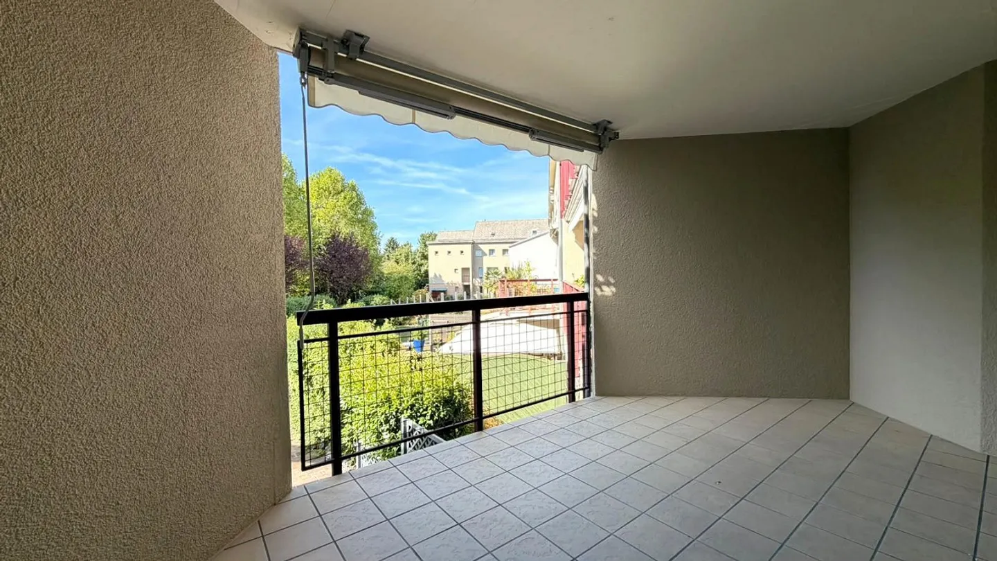 Appartement 3.5 pièces fraîchement rénové d'environ 95 m² avec deux balcons - Photo 11 sur 14