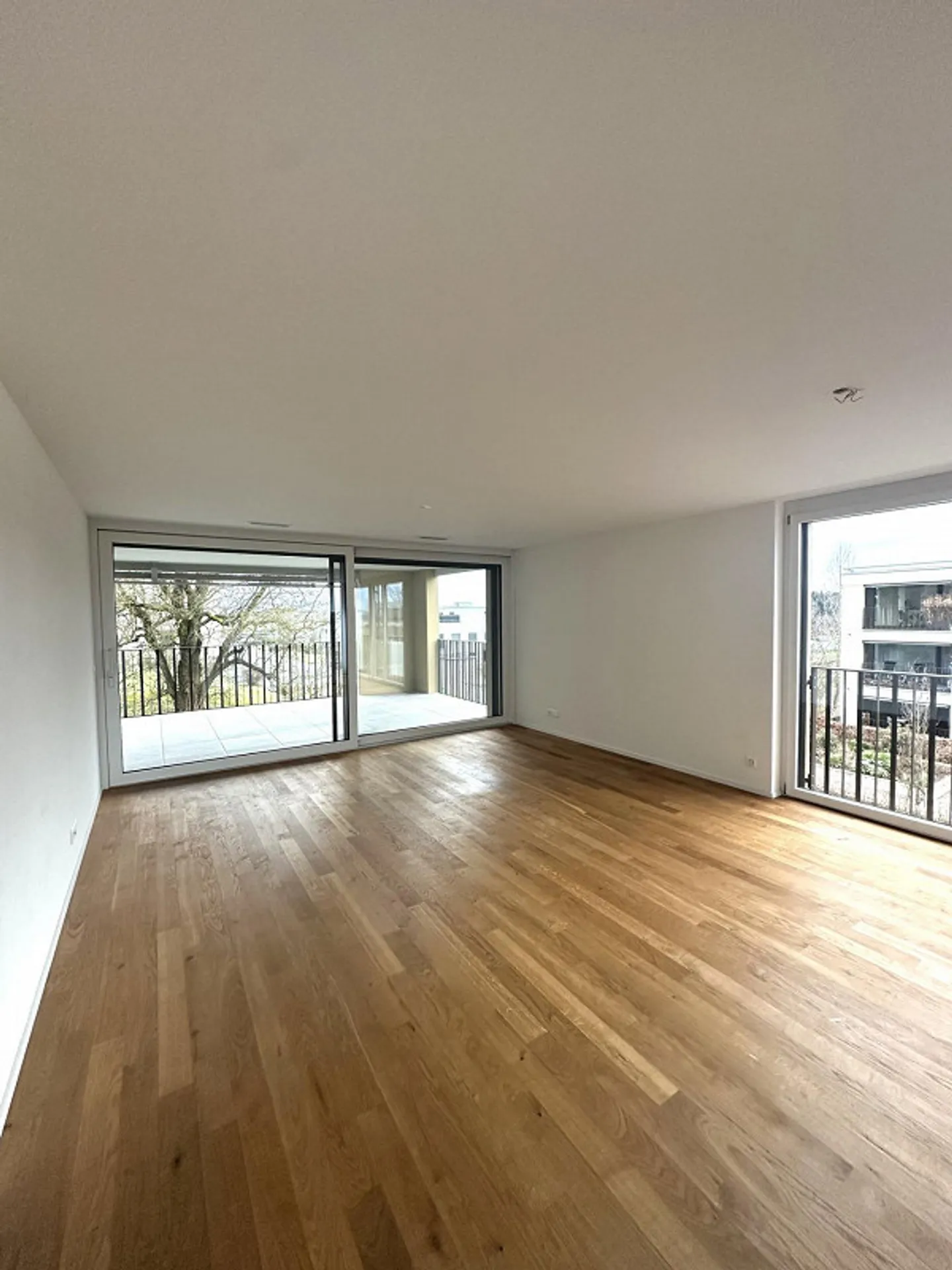 Moderne 4.5-Zimmerwohnung in Root - Foto 2 di 8