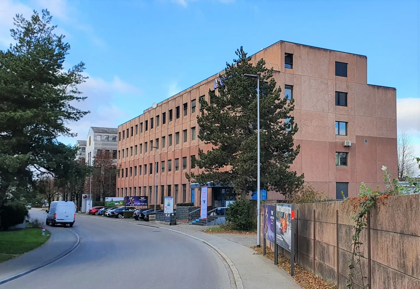 Ufficio singolo spazioso e climatizzato - Foto 2 di 2