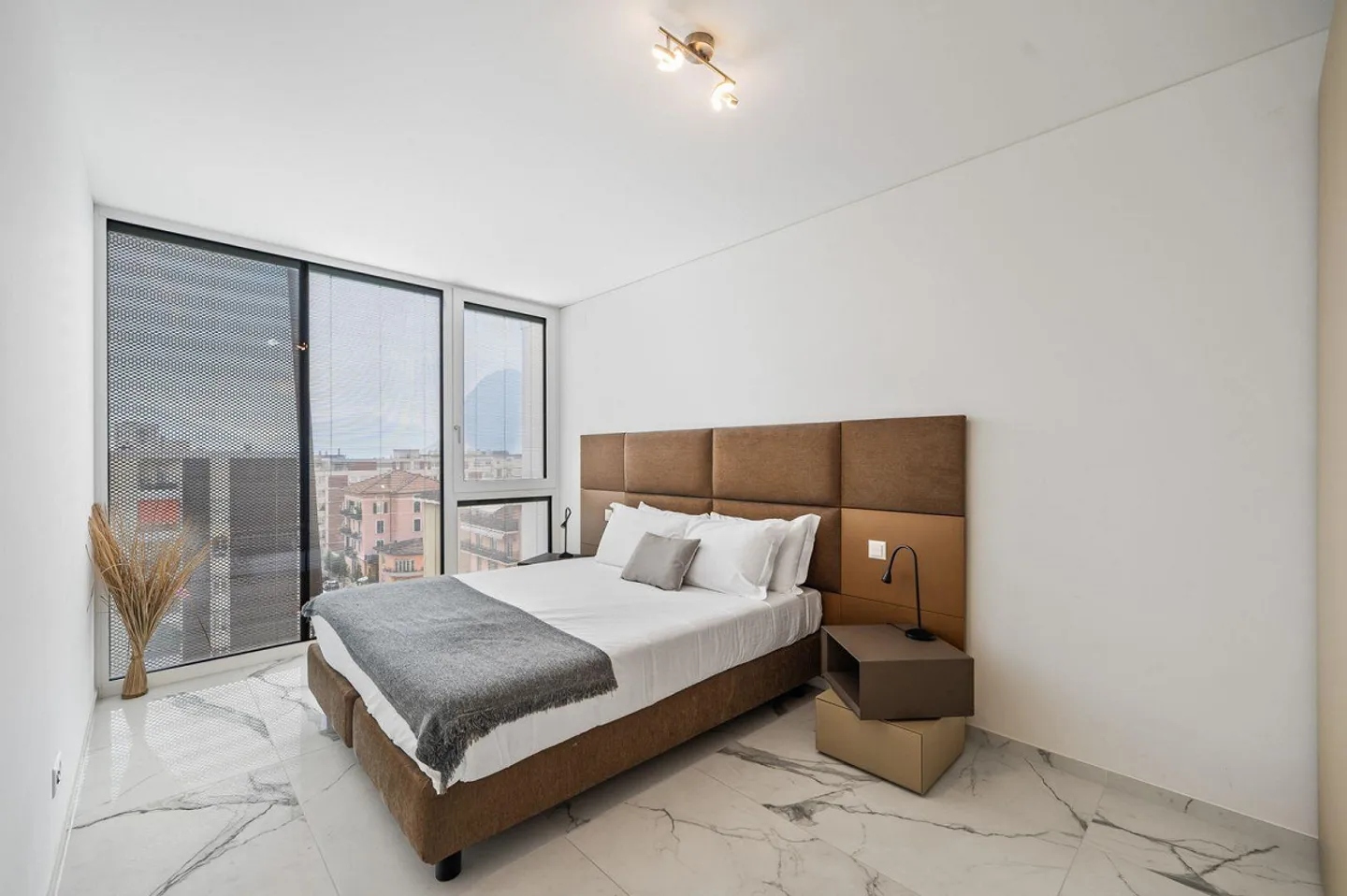 Modern Penthouse with Rooftop Terrace - Photo 7 of 10