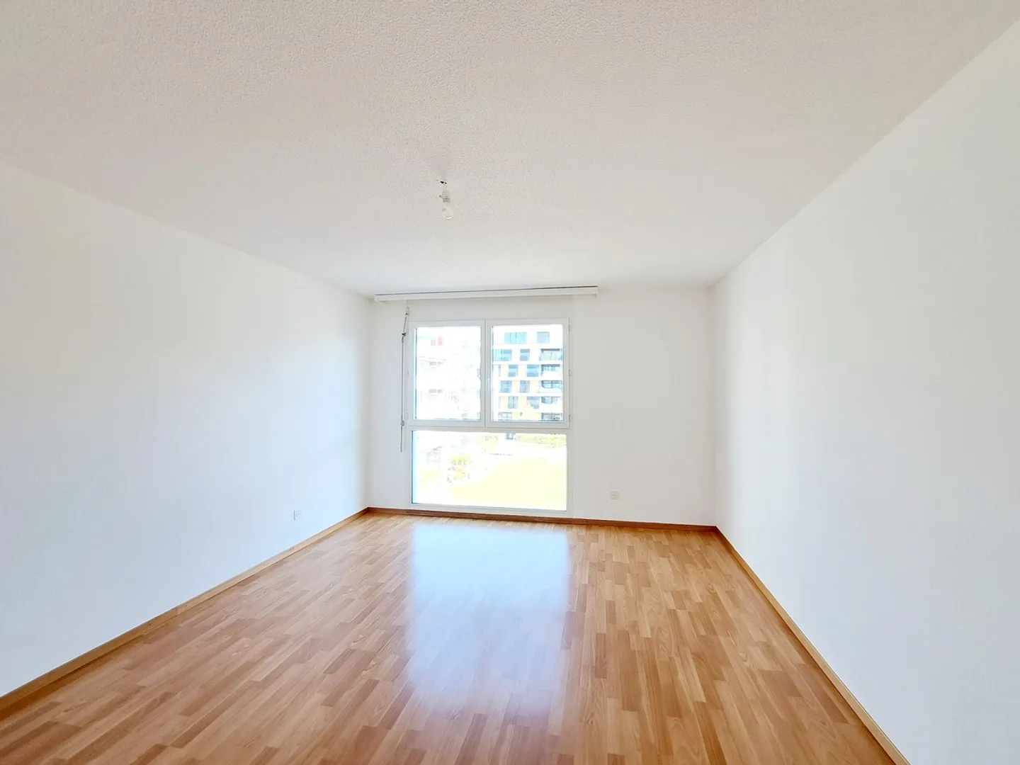 Apartment for rent - Photo 4 of 8