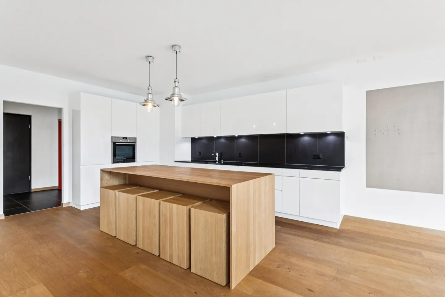 Live the modernity, breathe the space - Photo 3 of 6