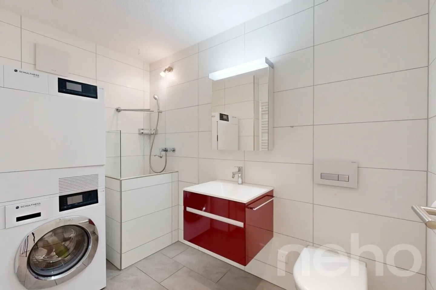 Modern, light-flooded and centrally located with beautiful views - Photo 9 of 12