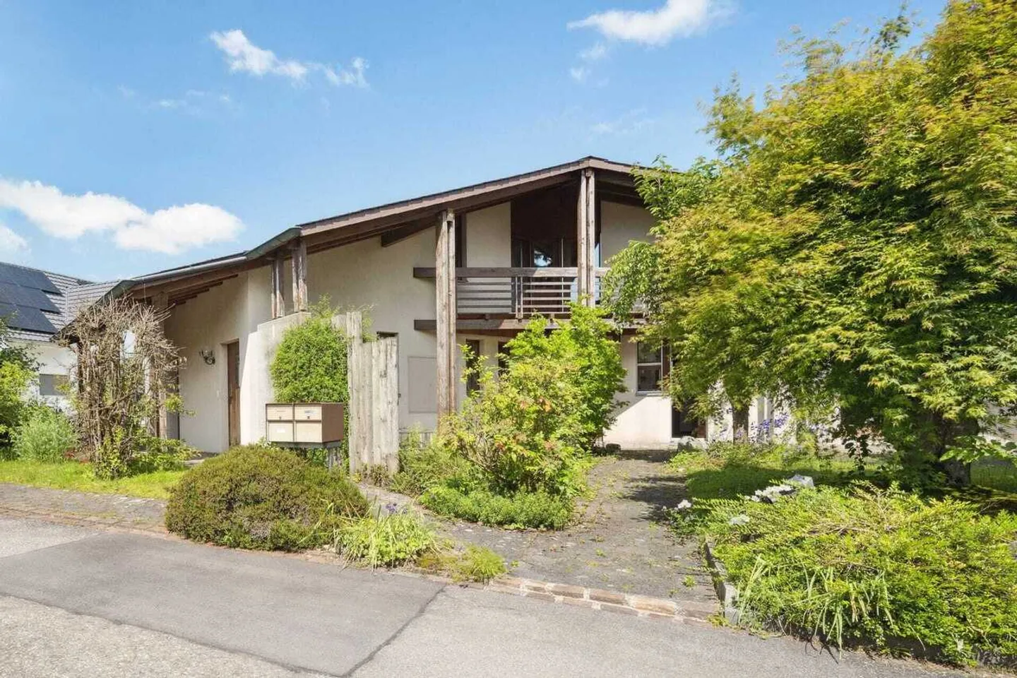 Maison spacieuse de 8,5 pièces avec jardin à vendre à Muri - Photo 3 sur 13