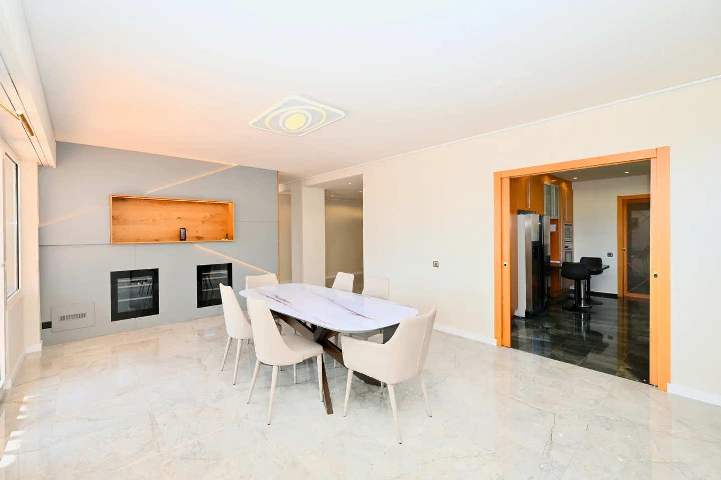 Exclusive Penthouse with 180° Panoramic Terrace over Lake and Mountains - Photo 6 of 26