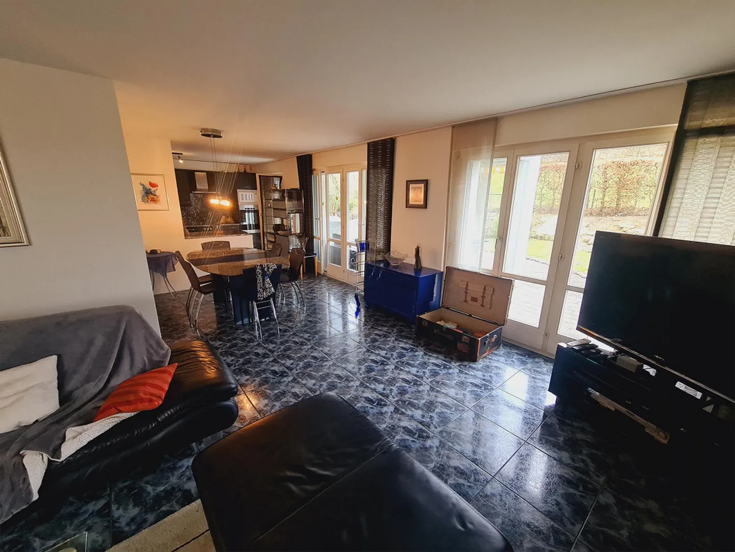 Appartement meublé de 4,5 pièces au rez-de-chaussée à Menzingen - Photo 2 sur 3