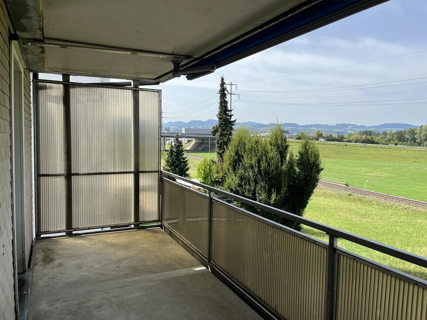 Appartement 3 pièces avec grand balcon - Photo 2 sur 10