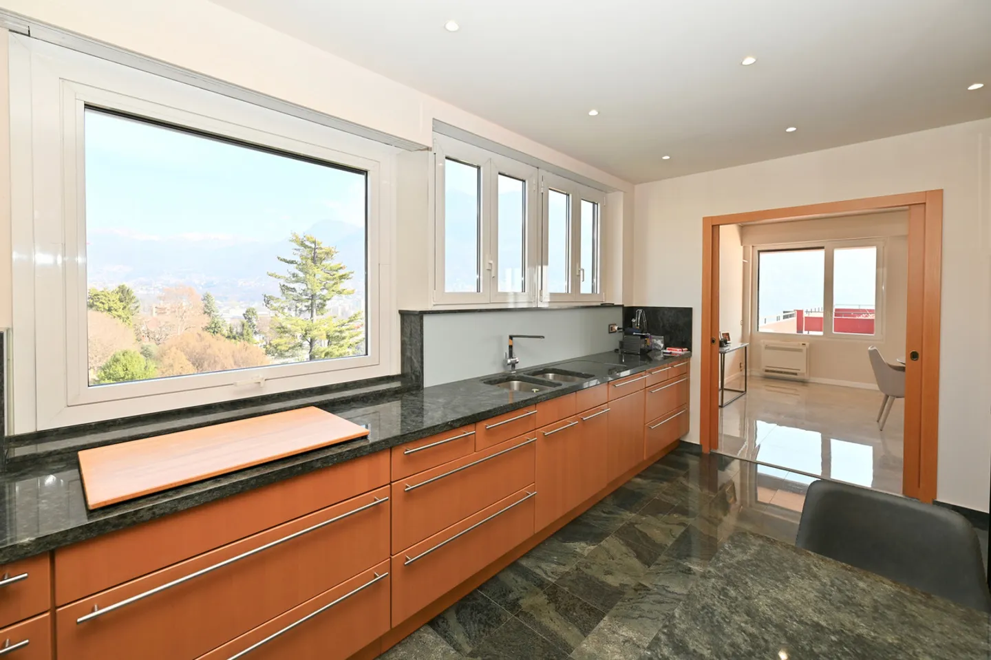 Exclusive Penthouse with 180° Panoramic Terrace over Lake and Mountains - Photo 12 of 26